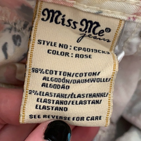 Pink floral Miss Me Jeans - Picture 10 of 10